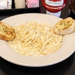 Fettuccine Alfredo